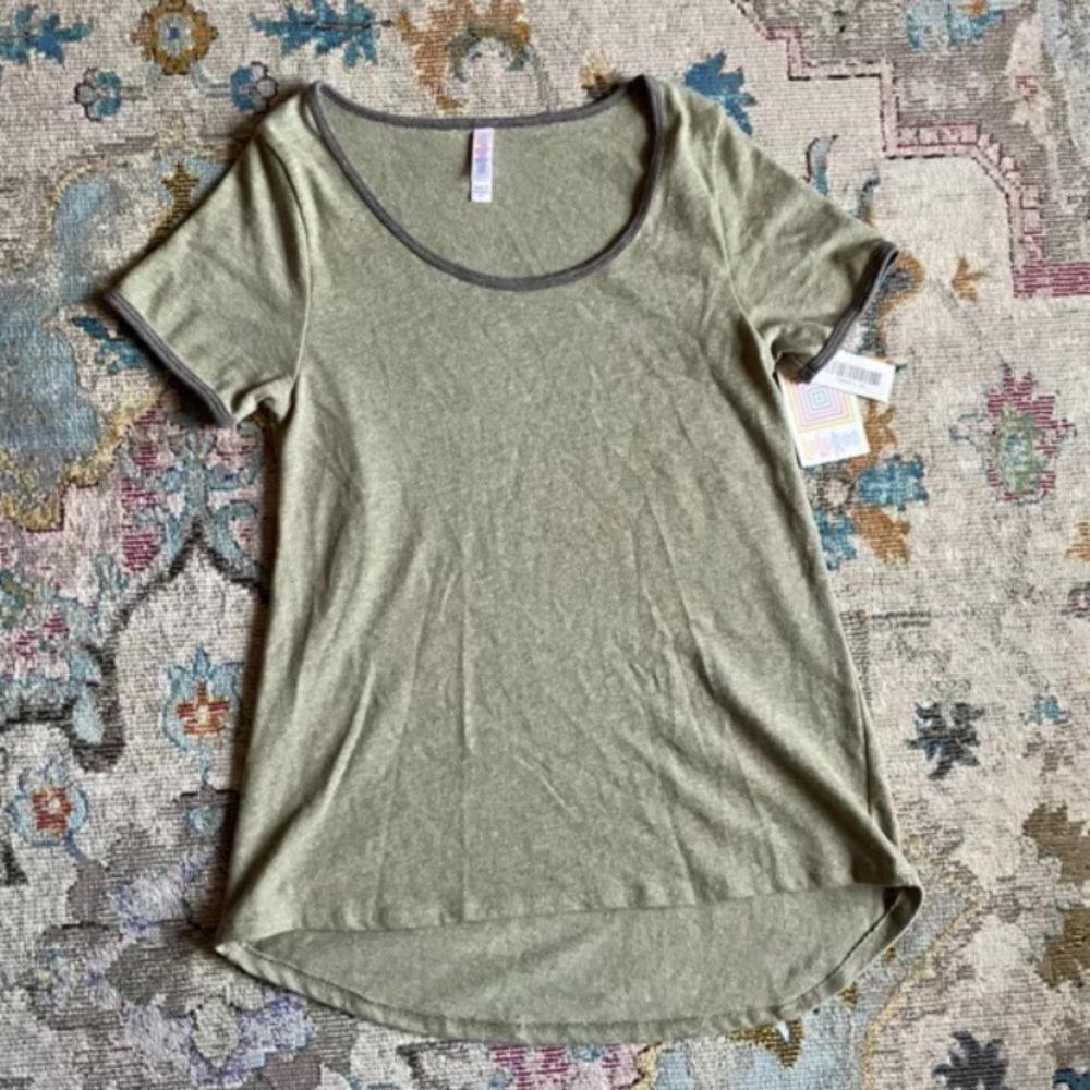 New LulaRoe Classic T size XS green Short Sleeve top